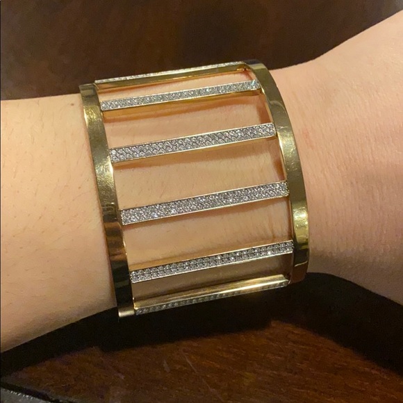 Bracelet - Picture 1 of 3